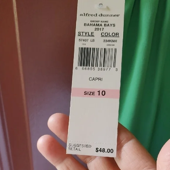 Alfred Dunner Floral Top LARGE & Green Classic Capris Size 10 - Picture 6 of 9